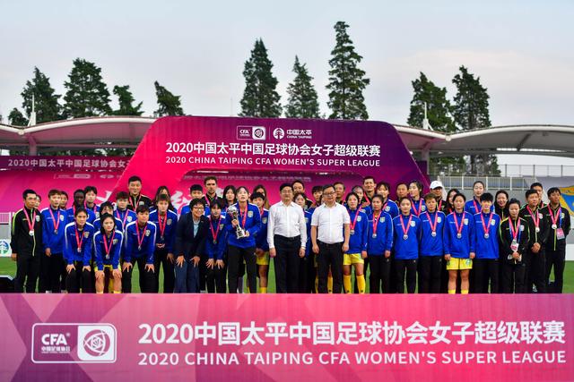 防线表现出色，里肯赞扬中后卫化解威胁